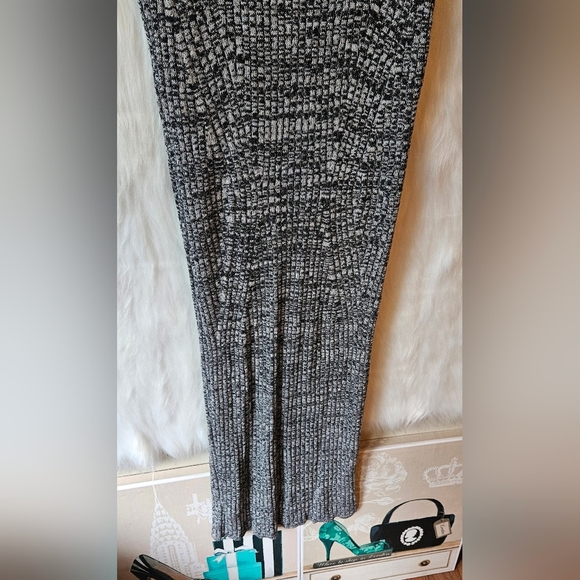 Dynamite Monochrome Longline Knit Maxi Dress - Picture 6 of 10